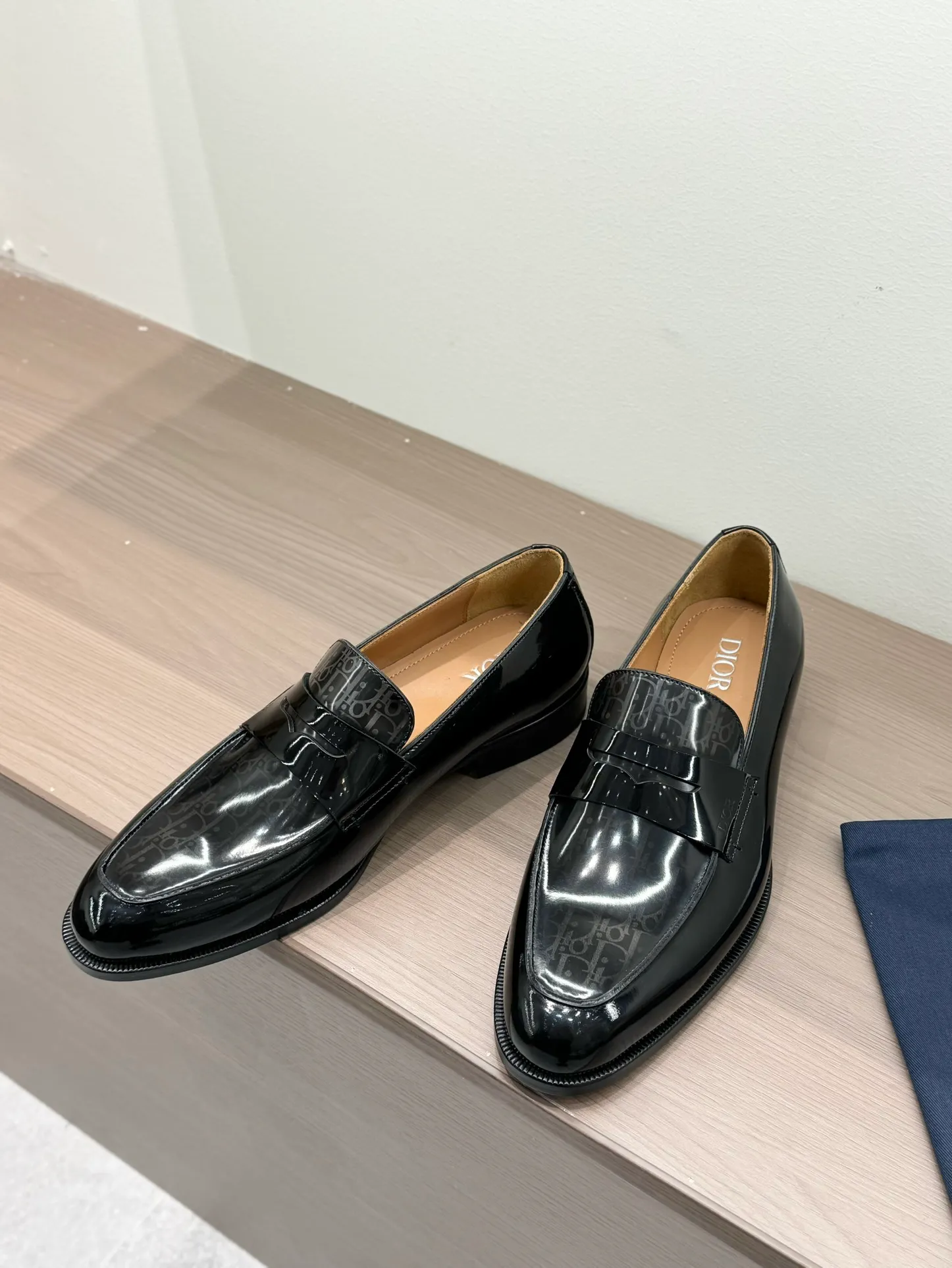 940💰 Dior high-end men's boutique casual leather shoes, imported cowhide upper, water-dyed cowhide lining, imported genuine leather outsole, perfect details, standard code 39-44 (38.45.46 customized, non-returnable and non-exchangeable),